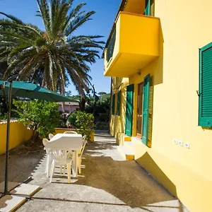 Casa Del Colle E Bougainville Procchio (Isola d'Elba)