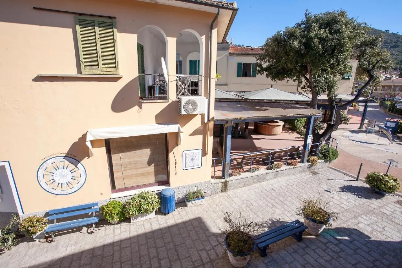 Appartamenti in Via del Mare a Procchio Procchio